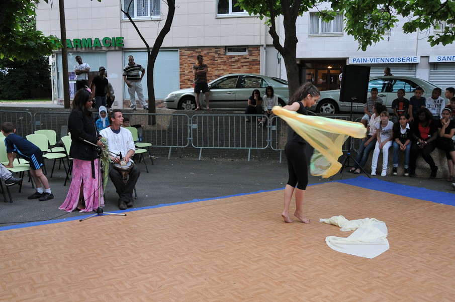 Maison de Quartier Champs Elysees Evry - Danse Orientale 033.jpg
